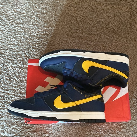 Brand new Nike dunk low vintage Michigan - Picture 2 of 5